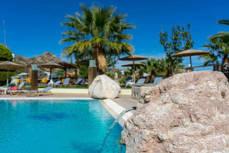 Stamos Hotel
