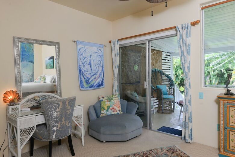Bed & Breakfast Mermaid Dreams