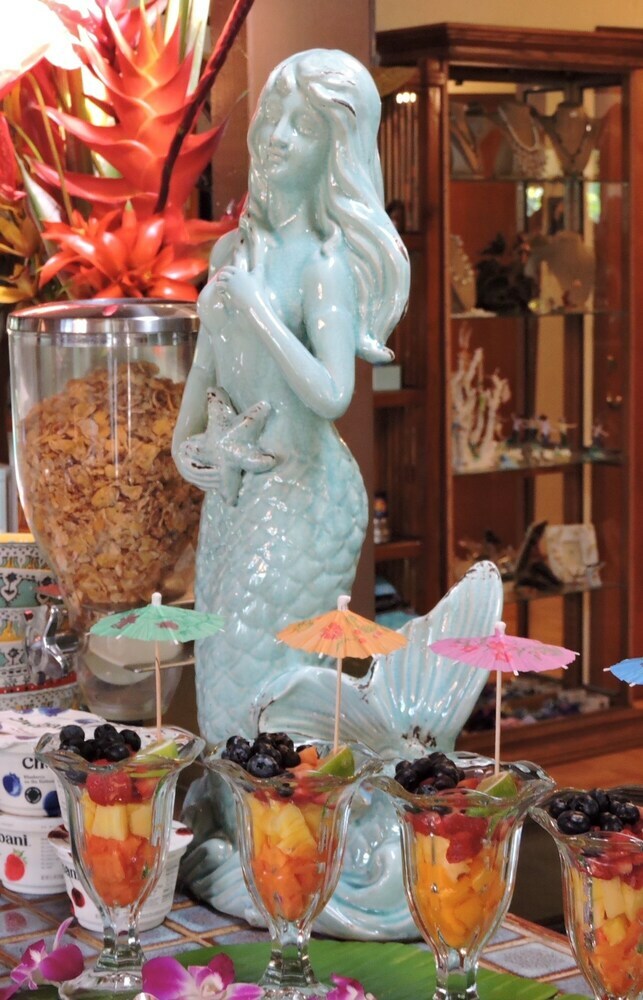 Bed & Breakfast Mermaid Dreams