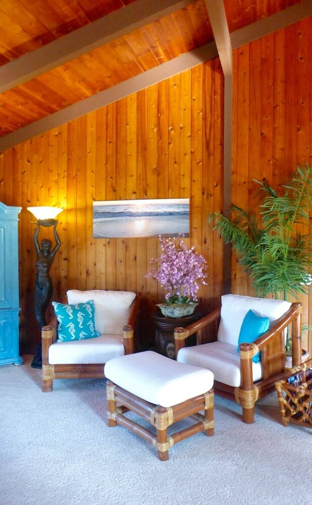 Bed & Breakfast Mermaid Dreams