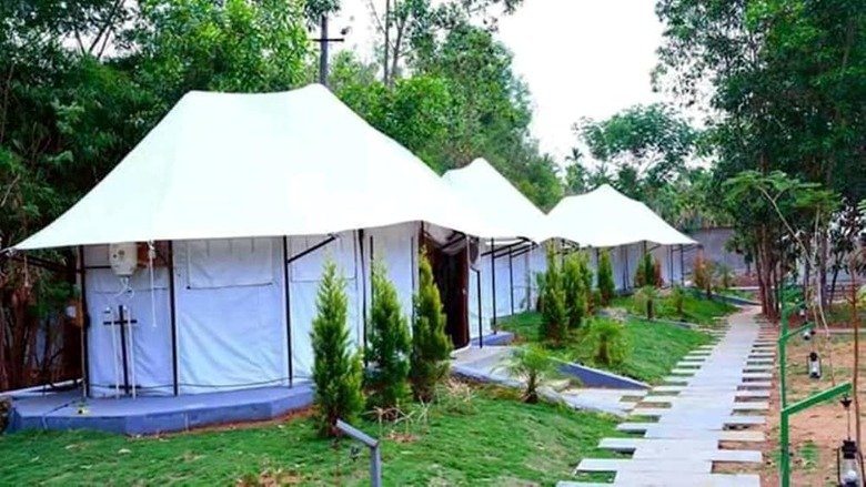Hotel Regenta Resort Century