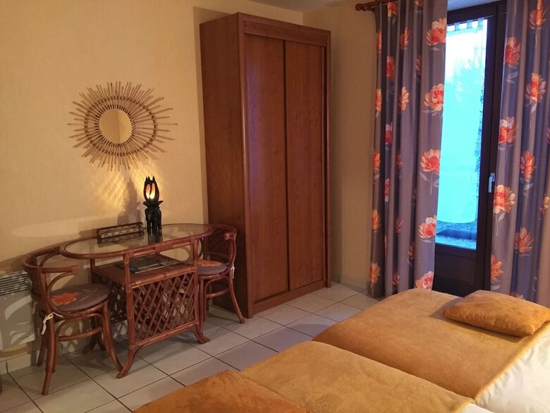 Bed & Breakfast Domaine De Lascaux - Chambres D'h�te