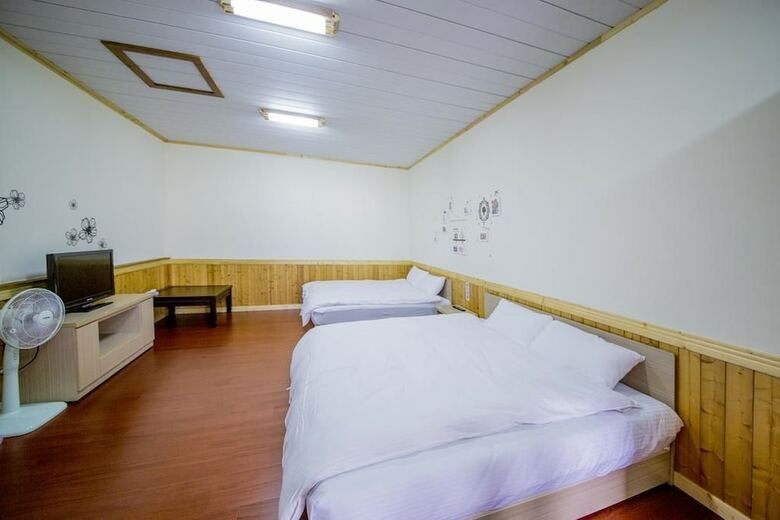 Bed & Breakfast Huansan Hotel