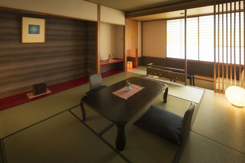 Hotel Lucent Takamiya