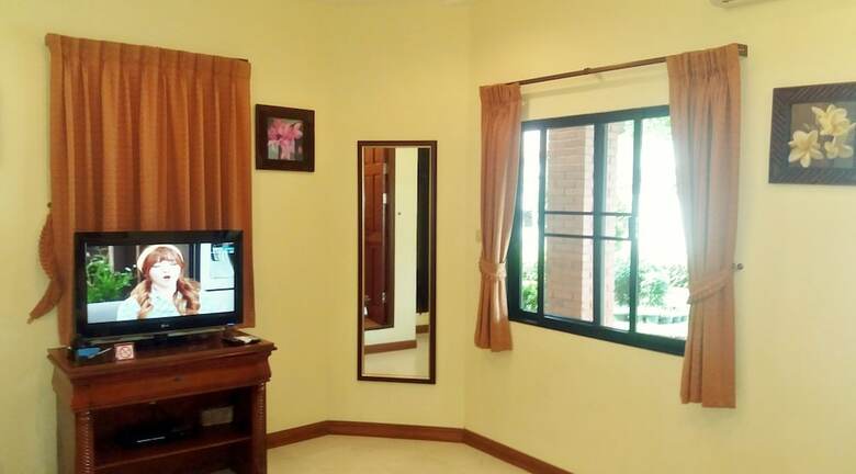 Baan Laksee Pool Villa