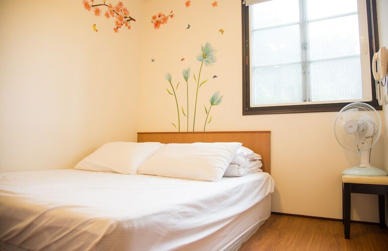 Fenchihu Street Hotel