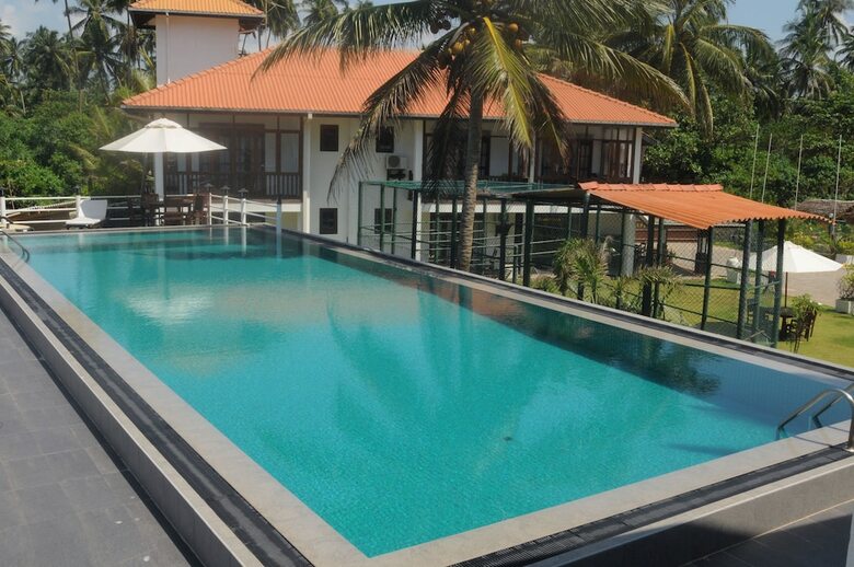 Hotel White Villa Resort Aungalla
