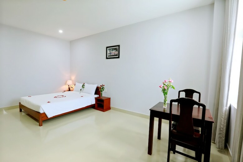 Gold House Hotel