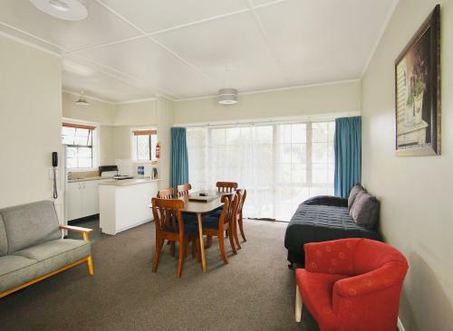 Riverlodge Motel
