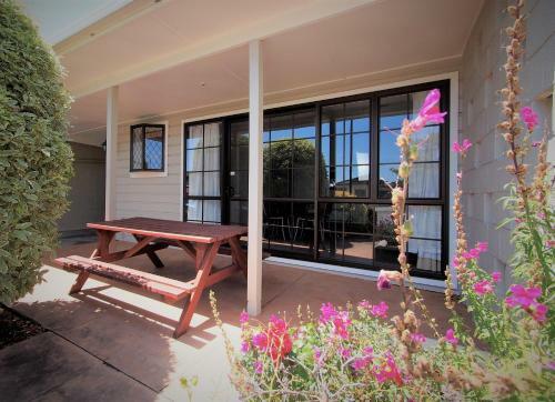 Riverlodge Motel