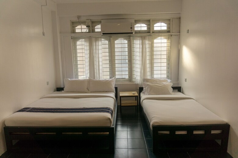 Hostal Hostel 9