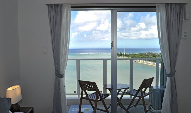 Hotel Beach Front Tower Mihama