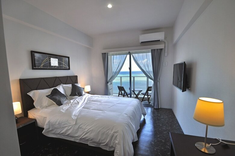 Hotel Beach Front Tower Mihama