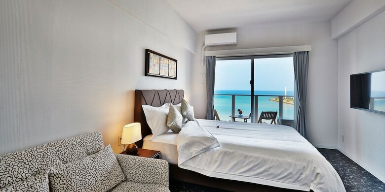 Hotel Beach Front Tower Mihama
