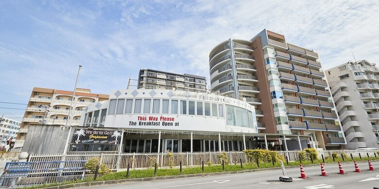 Hotel Beach Front Tower Mihama