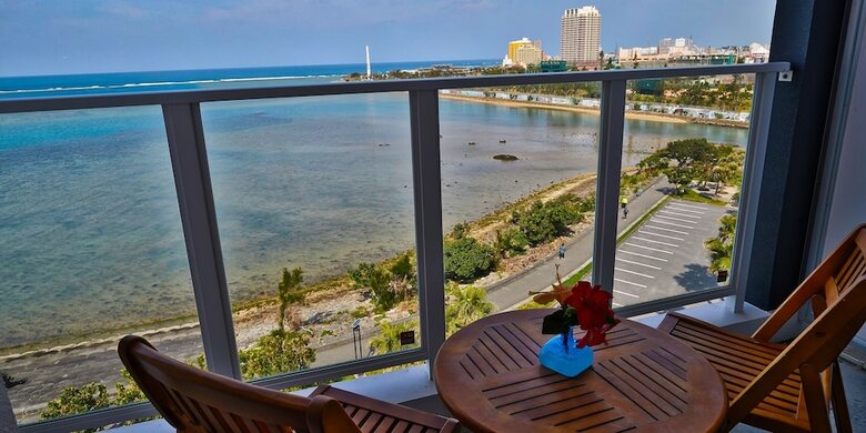 Hotel Beach Front Tower Mihama