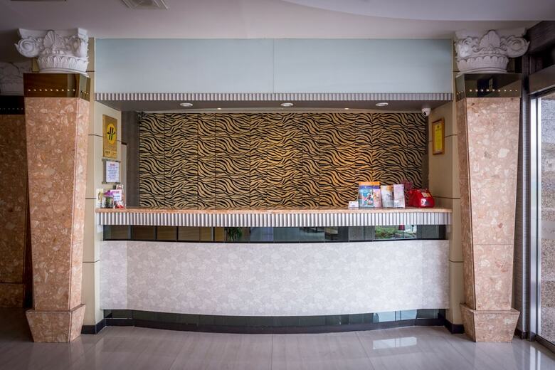 Golden Phoenix Hotel