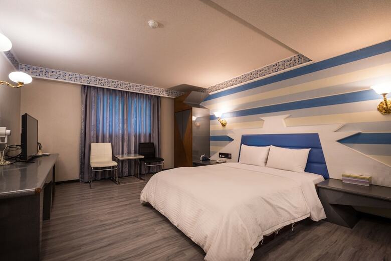 Golden Phoenix Hotel