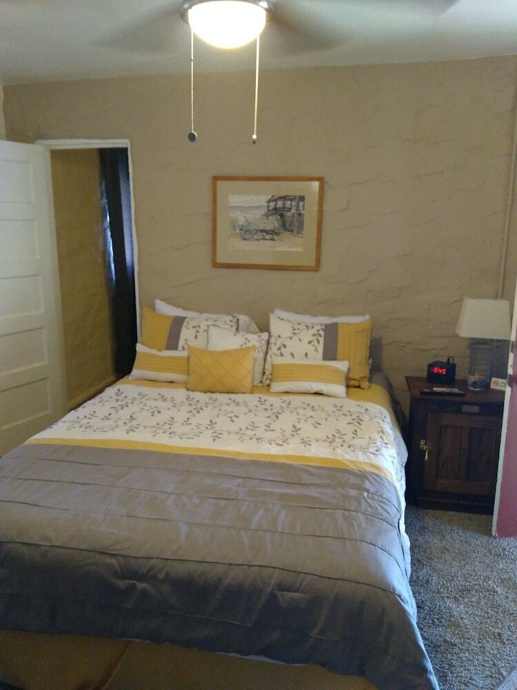 Hotel Shep's Miners Inn