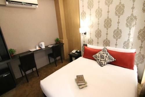 Ximen 101-s Hotel