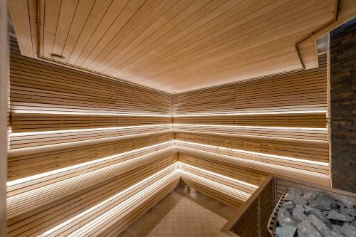 Hotel Parklane Resort And Spa