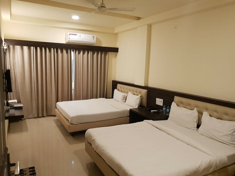 Hotel Mittal Avenue & Paradise