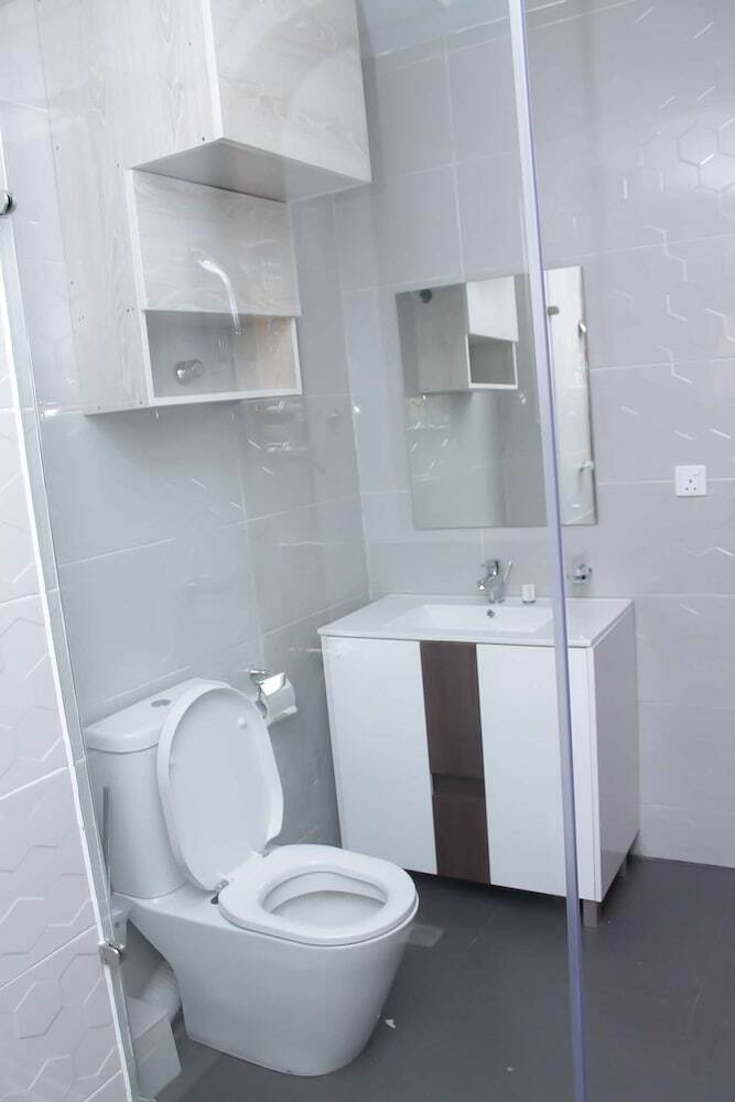 Earl Heights Suites Hotel