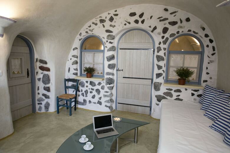Villa Aura Caves