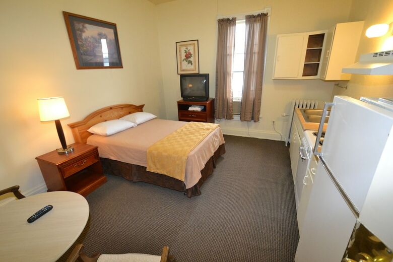 Hotel Perfect Stay Inn & Suites