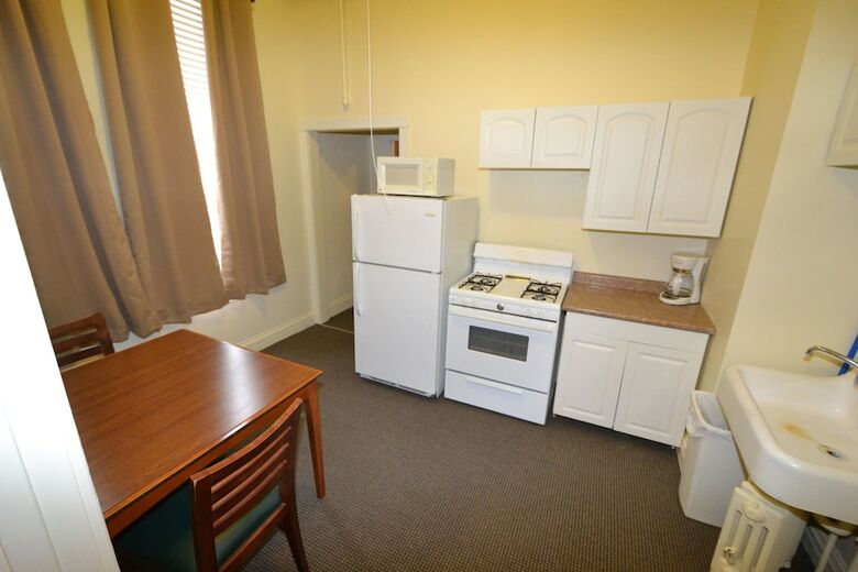Hotel Perfect Stay Inn & Suites