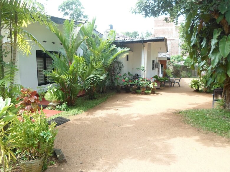 Posada Indrani Inn