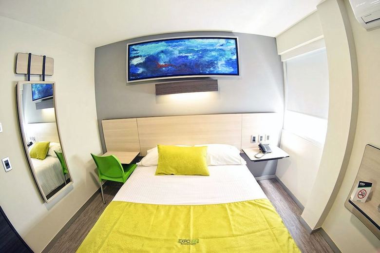 Hotel Expo Inn