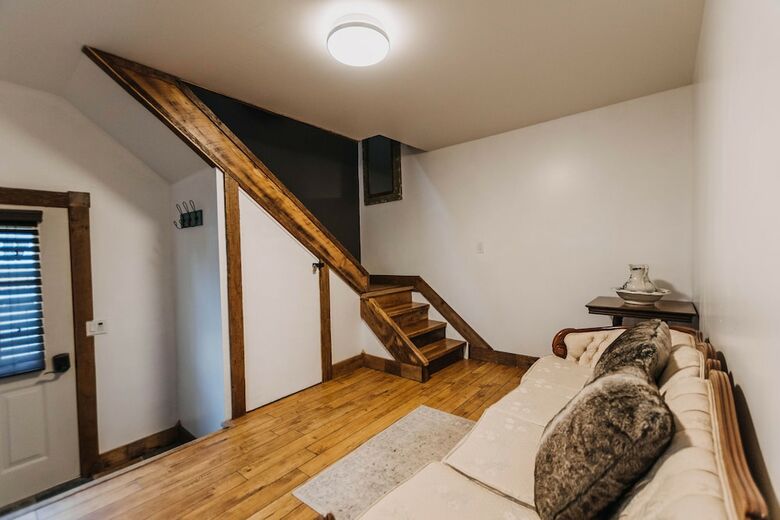 Iron Kettle Bed And Breakfast