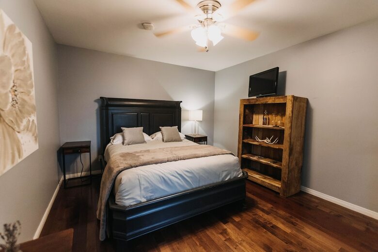Iron Kettle Bed And Breakfast