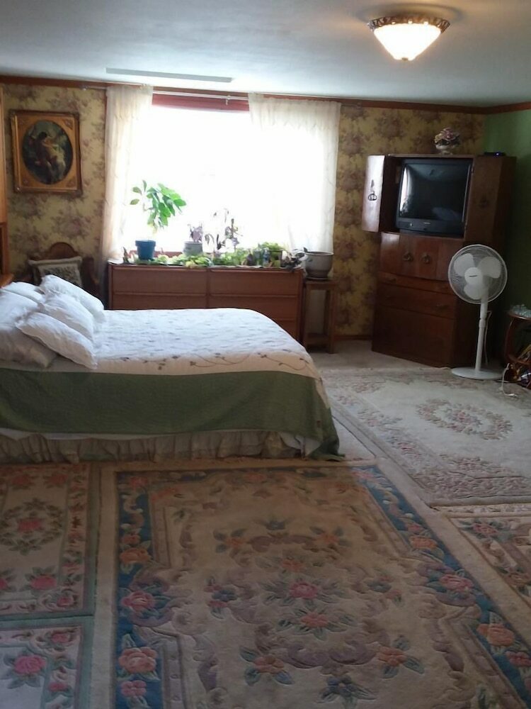 Bed & Breakfast Scott Creek Farm