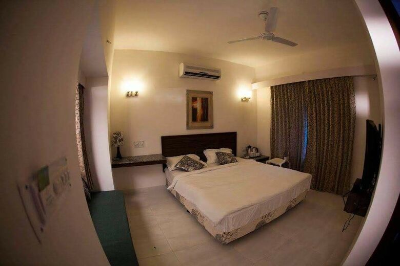 Hotel Hummingbird Resort
