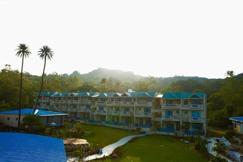 Hotel Hummingbird Resort