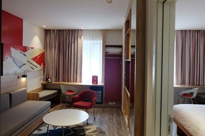 Hotel Ibis Saigon Airport