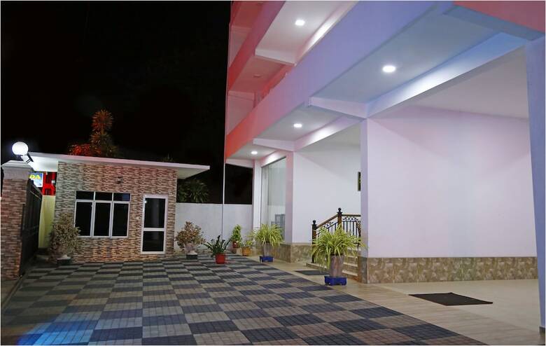 Ronaka Hotel