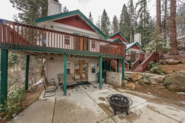 Inside Yosemite Spring Wonderland