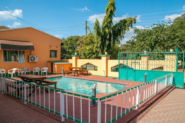 Posada Woodlands Lodge & Tours