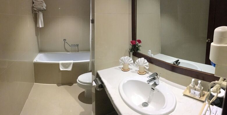 Mon Regency Hotel