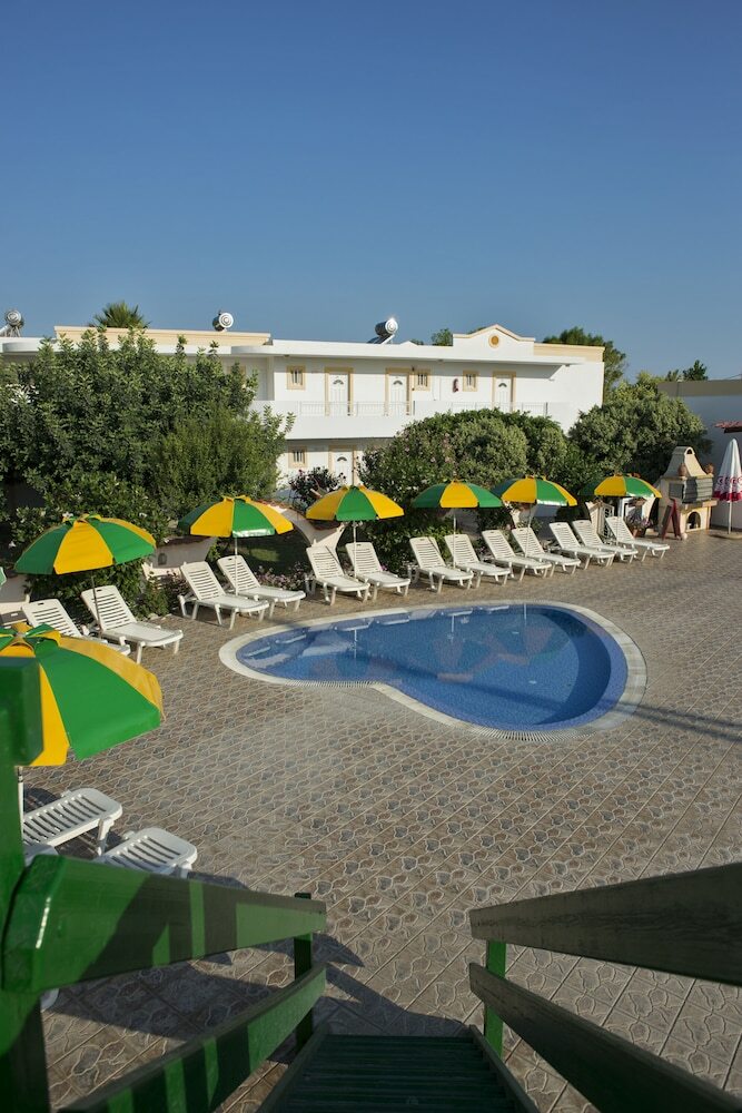 Aparthotel Fili Hotel Apartments