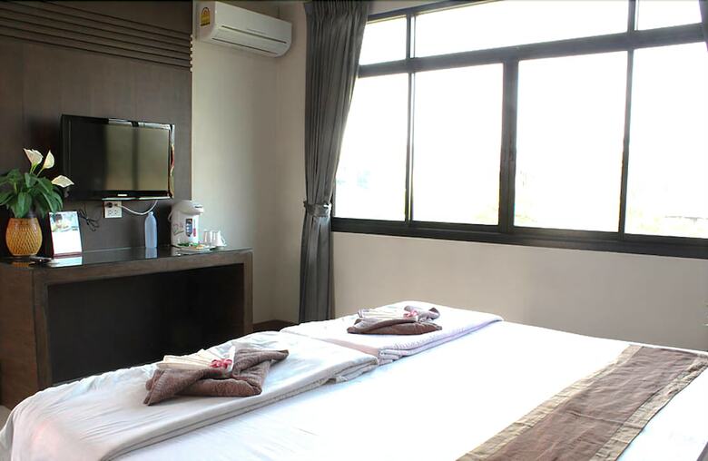 Hotel Yenjit Resort
