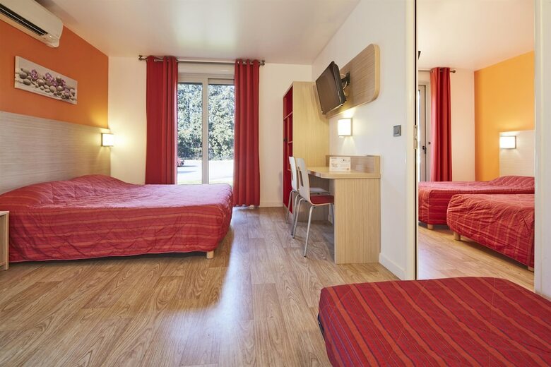 Hotel Premiere Classe Avignon Sud - Parc Des Expositions