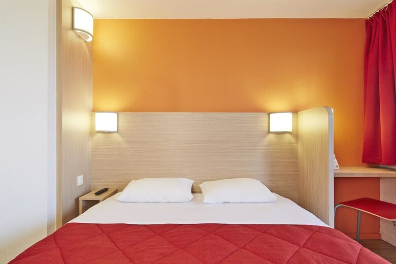 Hotel Premiere Classe Avignon Sud - Parc Des Expositions
