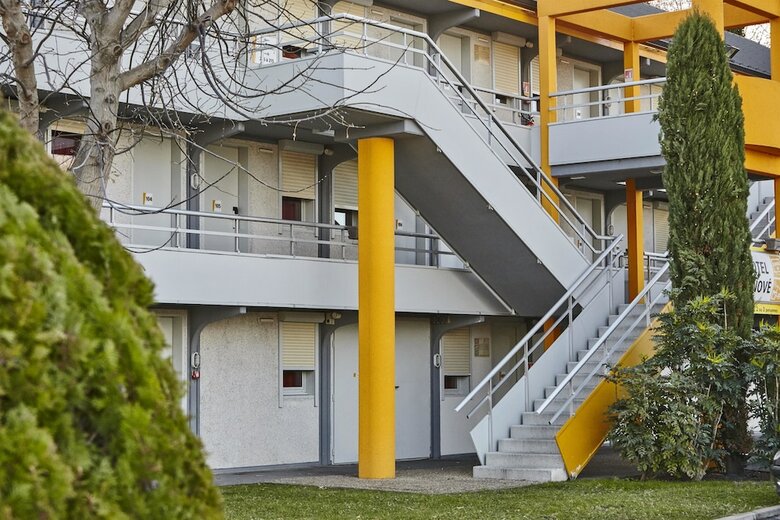Hotel Premiere Classe Avignon Sud - Parc Des Expositions