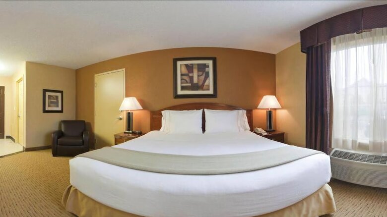 Hotel Ramada By Wyndham Edmonton West