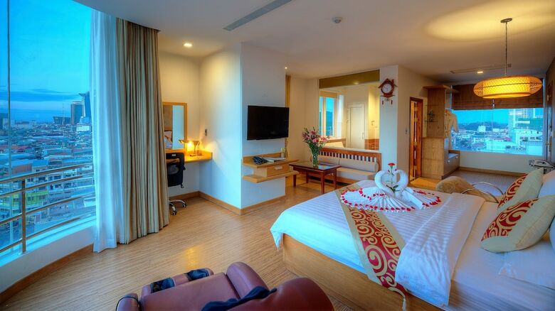 Orussey One Hotel & Apartment