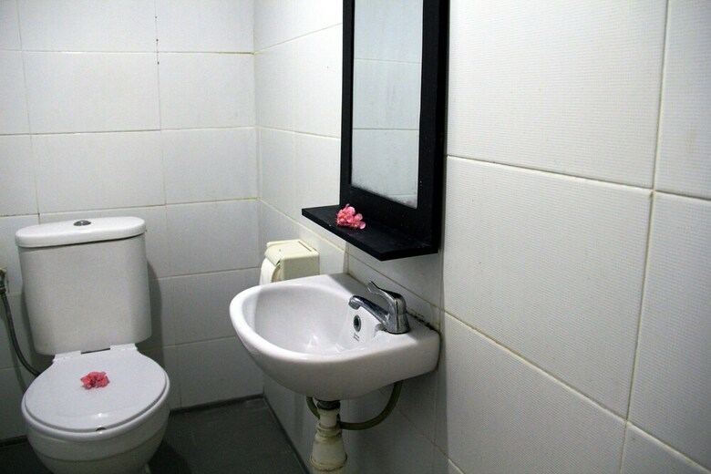 Oyo 2487 Sampurna Jaya Hotel